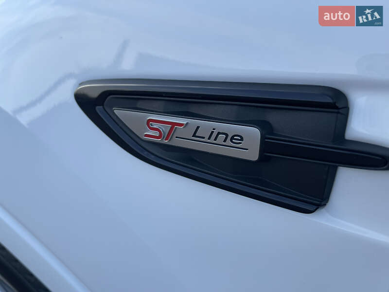 Внедорожник / Кроссовер Ford Kuga 2019 в Ровно