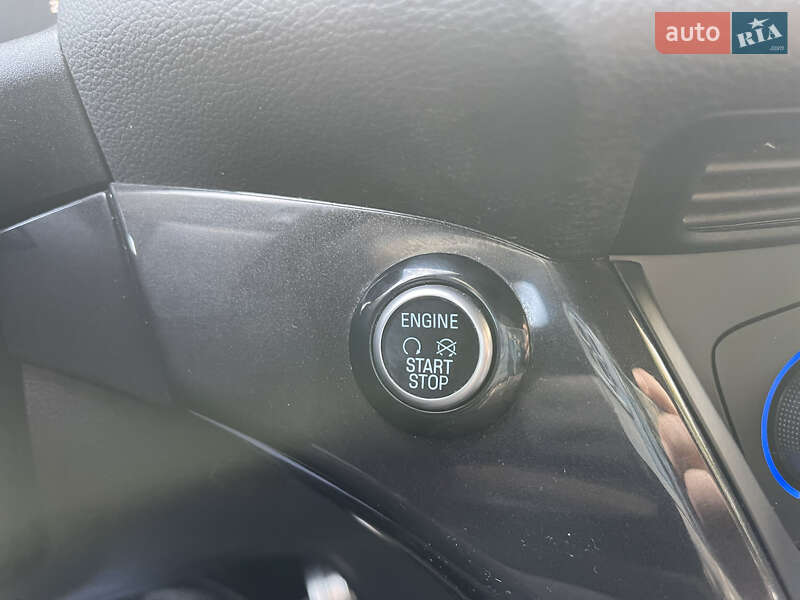 Внедорожник / Кроссовер Ford Kuga 2019 в Ровно