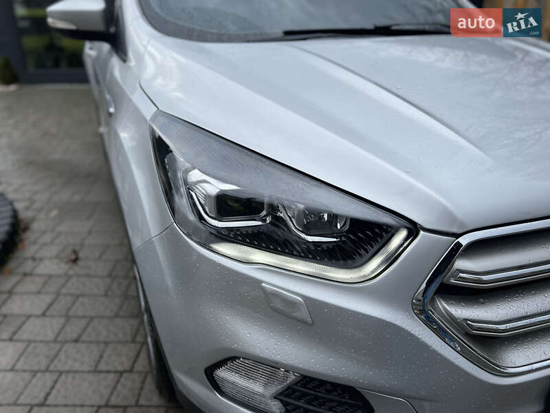 Внедорожник / Кроссовер Ford Kuga 2017 в Львове