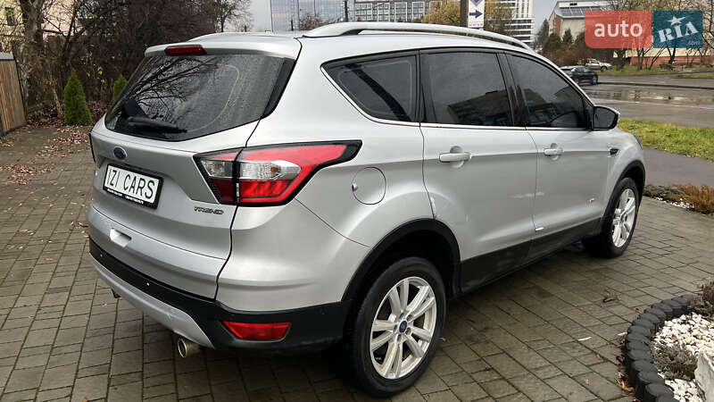 Внедорожник / Кроссовер Ford Kuga 2017 в Львове