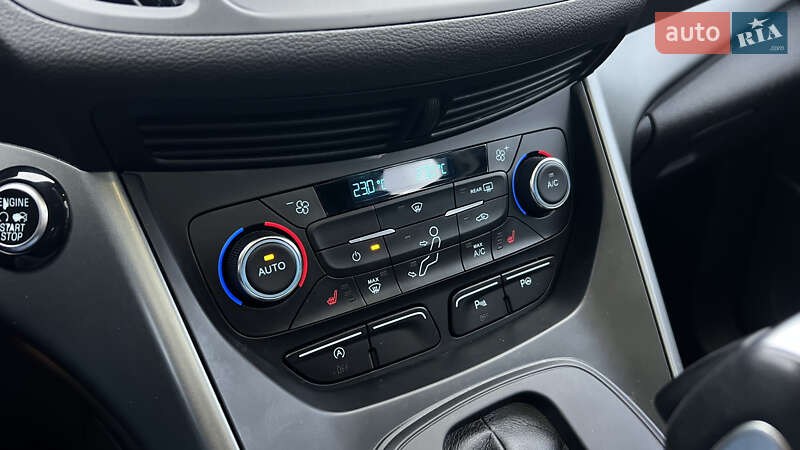 Внедорожник / Кроссовер Ford Kuga 2017 в Львове