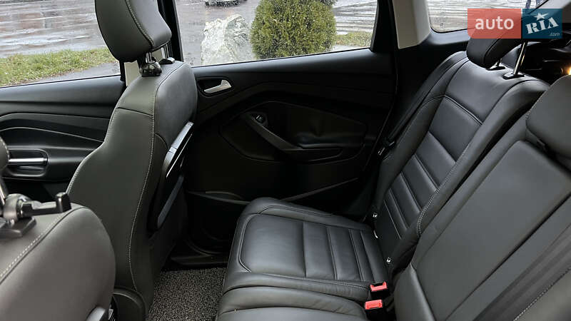 Внедорожник / Кроссовер Ford Kuga 2017 в Львове