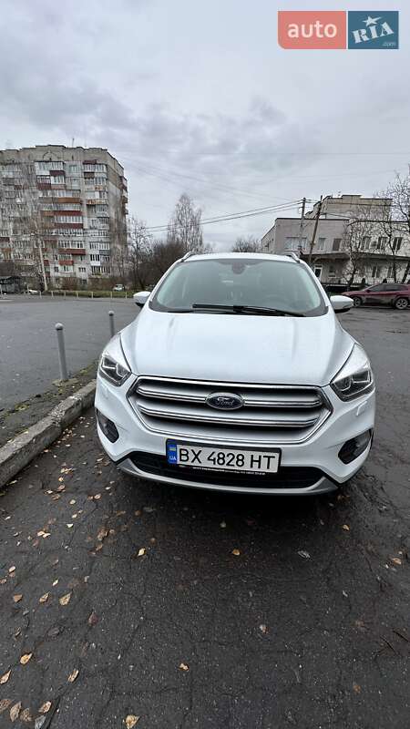 Позашляховик / Кросовер Ford Kuga 2019 в Хмельницькому