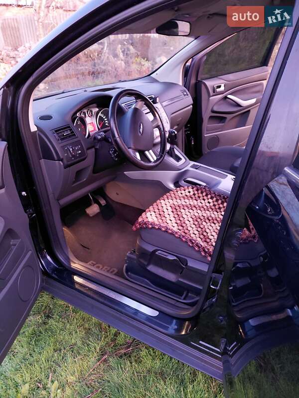 Внедорожник / Кроссовер Ford Kuga 2011 в Хороле