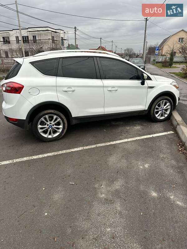 Позашляховик / Кросовер Ford Kuga 2012 в Звягелі