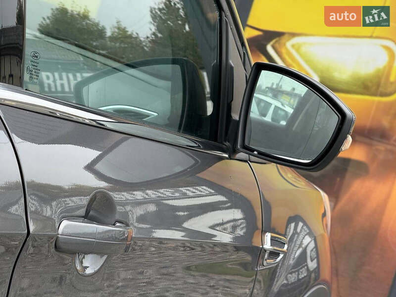 Позашляховик / Кросовер Ford Kuga 2013 в Стрию