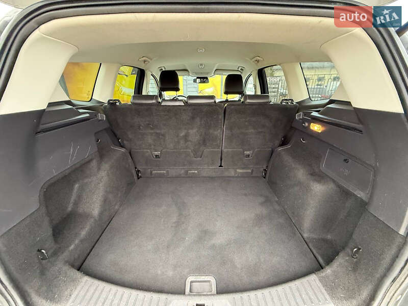 Позашляховик / Кросовер Ford Kuga 2013 в Стрию