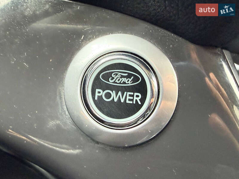 Позашляховик / Кросовер Ford Kuga 2013 в Стрию