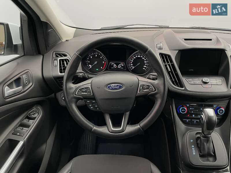Внедорожник / Кроссовер Ford Kuga 2019 в Киеве