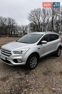 Позашляховик / Кросовер Ford Kuga 2019 в Умані