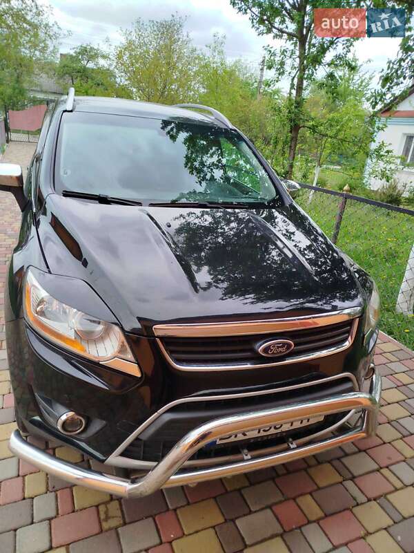 Позашляховик / Кросовер Ford Kuga 2011 в Рівному