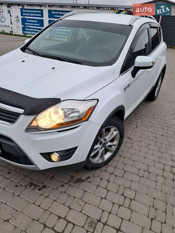Позашляховик / Кросовер Ford Kuga 2012 в Ірпені