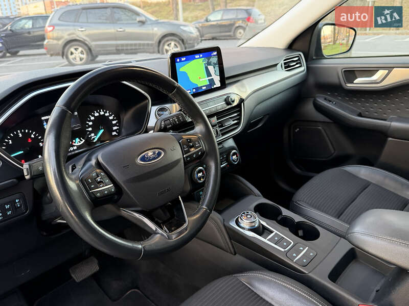 Внедорожник / Кроссовер Ford Kuga 2020 в Киеве
