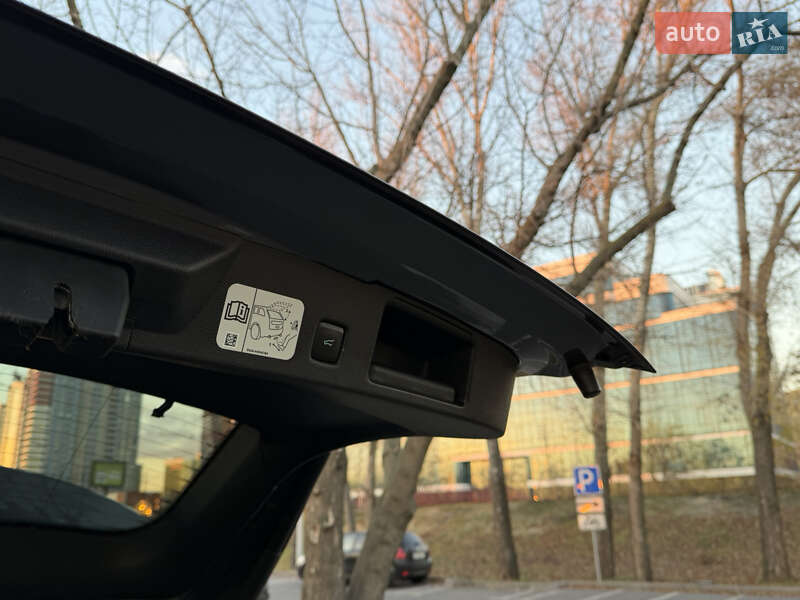 Внедорожник / Кроссовер Ford Kuga 2020 в Киеве