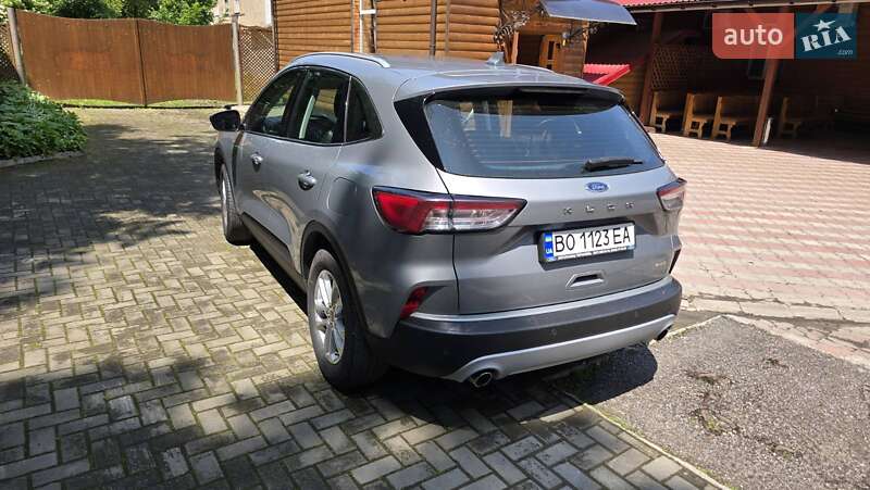 Внедорожник / Кроссовер Ford Kuga 2020 в Чорткове