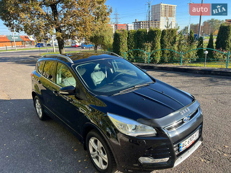 Позашляховик / Кросовер Ford Kuga 2014 в Києві