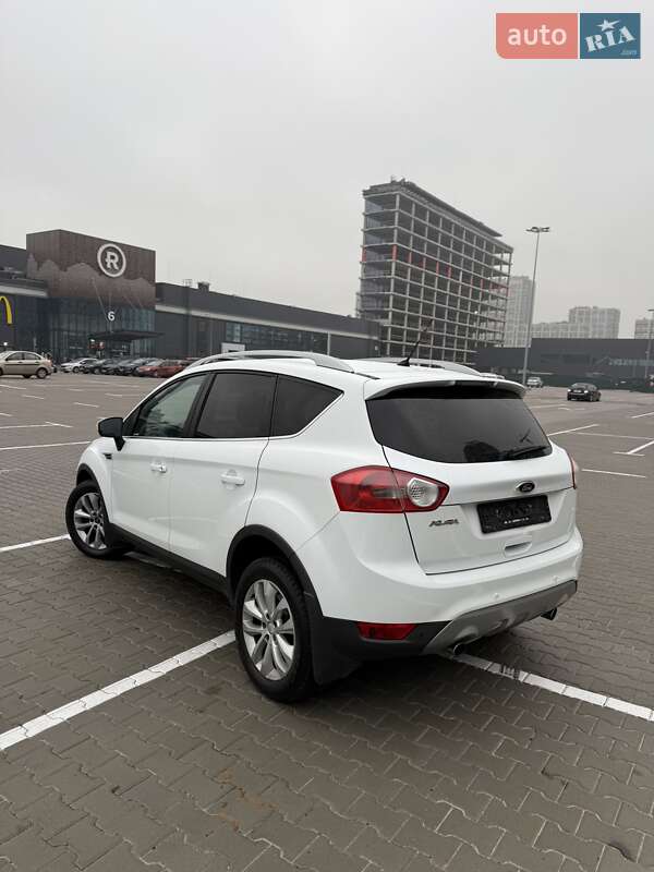 Внедорожник / Кроссовер Ford Kuga 2012 в Киеве