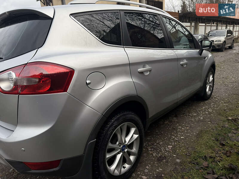 Внедорожник / Кроссовер Ford Kuga 2012 в Киеве