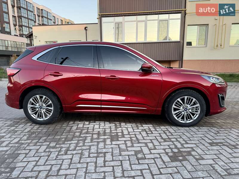 Внедорожник / Кроссовер Ford Kuga 2020 в Киеве