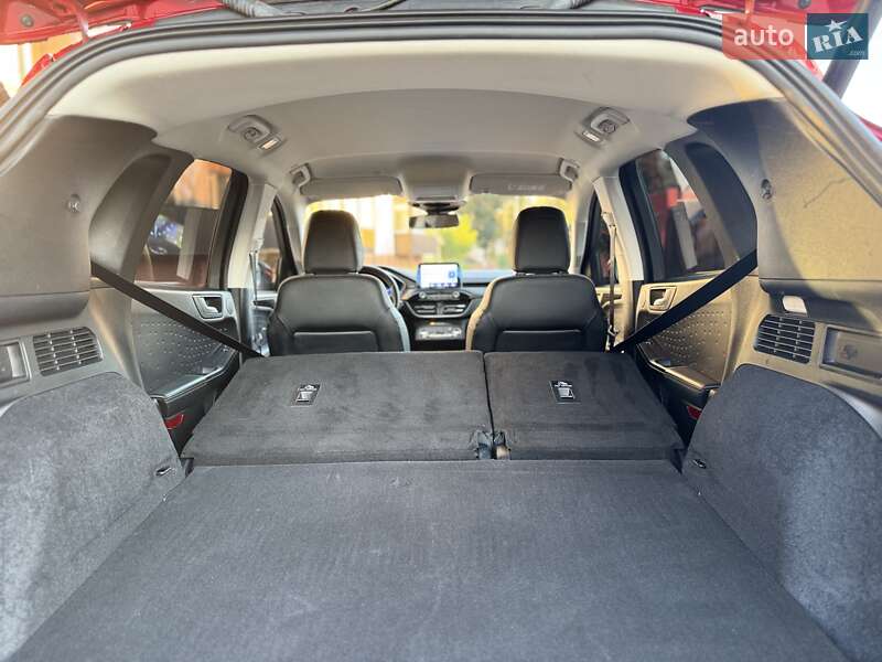 Внедорожник / Кроссовер Ford Kuga 2020 в Киеве