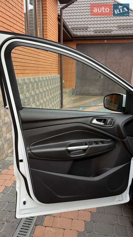 Внедорожник / Кроссовер Ford Kuga 2019 в Бершади