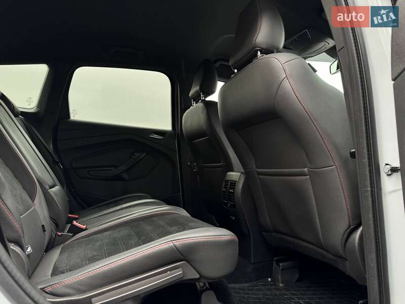 Внедорожник / Кроссовер Ford Kuga 2019 в Ровно