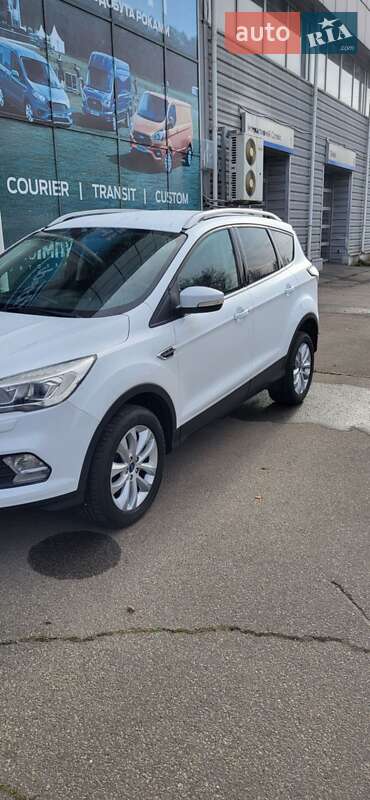 Позашляховик / Кросовер Ford Kuga 2017 в Дніпрі