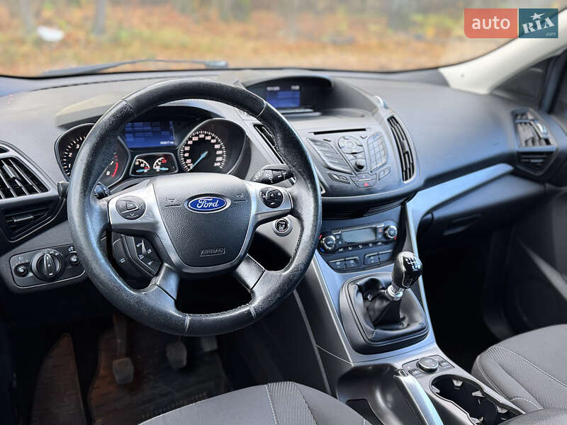 Позашляховик / Кросовер Ford Kuga 2016 в Львові фото 17 Позашляховик / Кросовер Ford Kuga 2016 в Львові