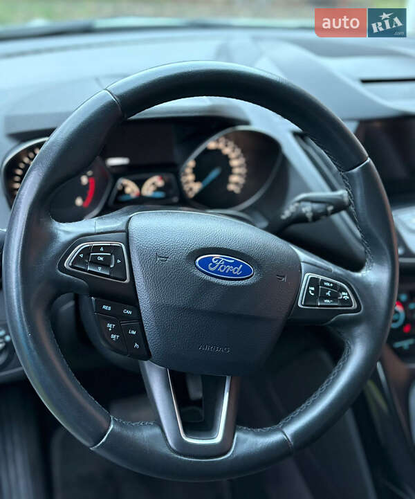Позашляховик / Кросовер Ford Kuga 2019 в Одесі