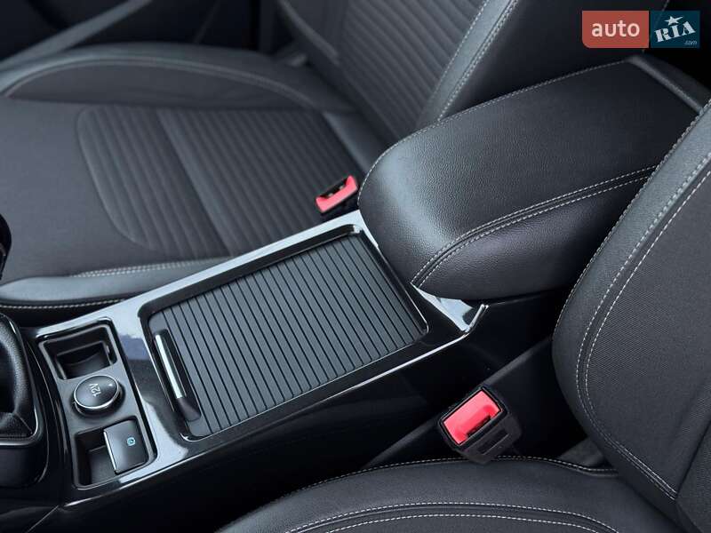 Позашляховик / Кросовер Ford Kuga 2019 в Бердичеві