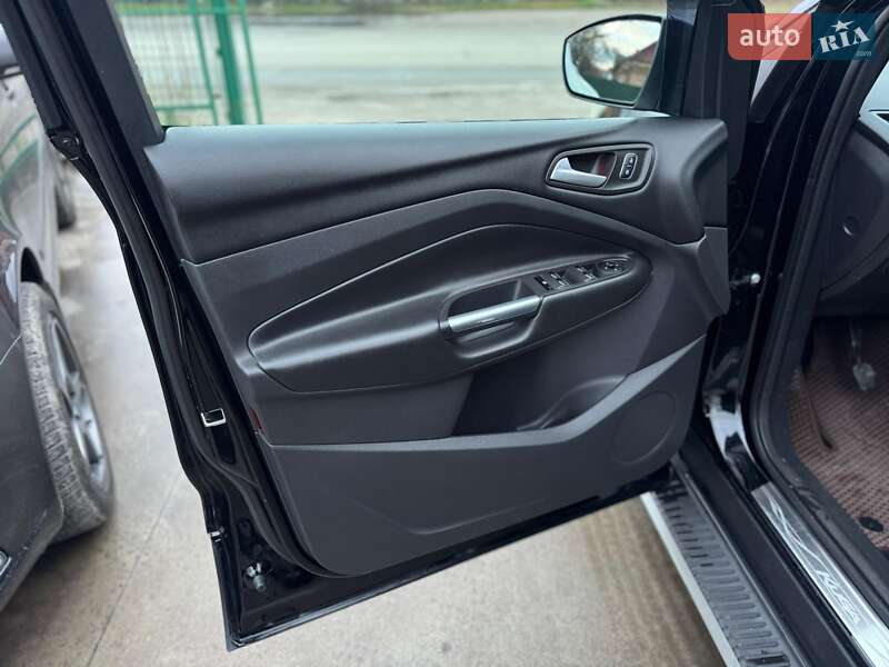 Позашляховик / Кросовер Ford Kuga 2019 в Бердичеві