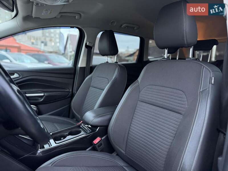 Позашляховик / Кросовер Ford Kuga 2019 в Бердичеві