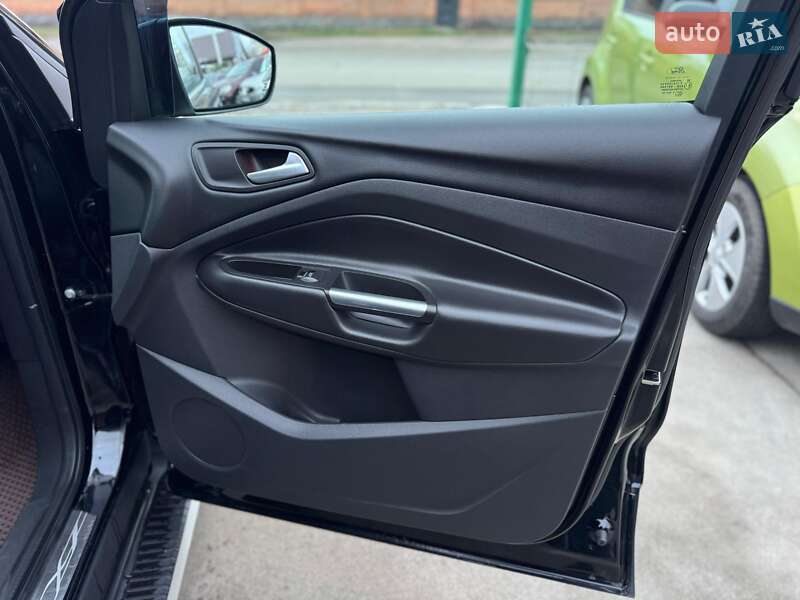 Позашляховик / Кросовер Ford Kuga 2019 в Бердичеві