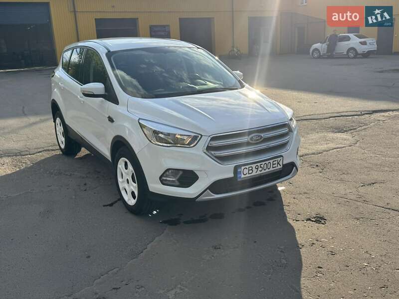 Позашляховик / Кросовер Ford Kuga 2018 в Чернігові