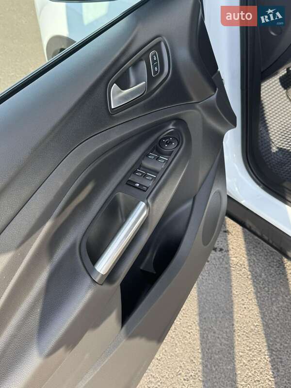 Позашляховик / Кросовер Ford Kuga 2018 в Чернігові