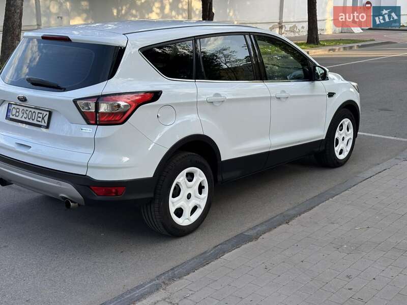 Позашляховик / Кросовер Ford Kuga 2018 в Чернігові