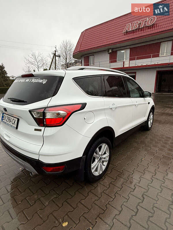 Позашляховик / Кросовер Ford Kuga 2017 в Хмельницькому