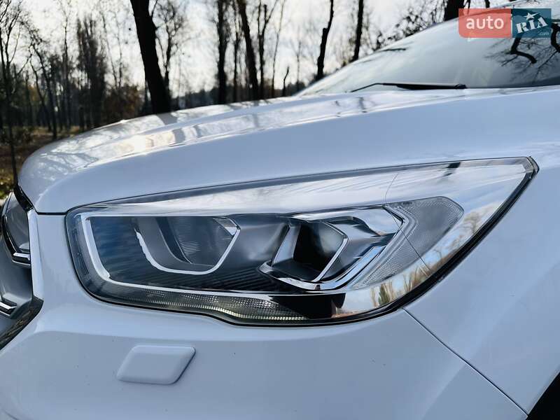 Позашляховик / Кросовер Ford Kuga 2019 в Києві