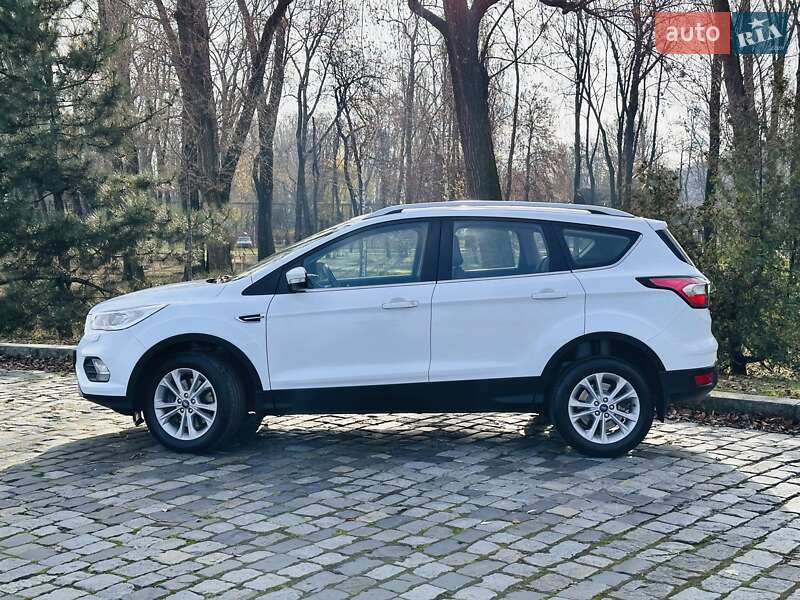 Позашляховик / Кросовер Ford Kuga 2019 в Києві