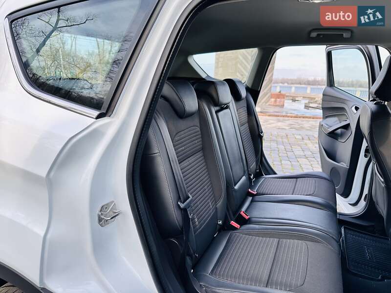 Позашляховик / Кросовер Ford Kuga 2019 в Києві