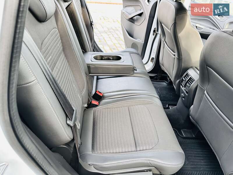 Позашляховик / Кросовер Ford Kuga 2019 в Києві