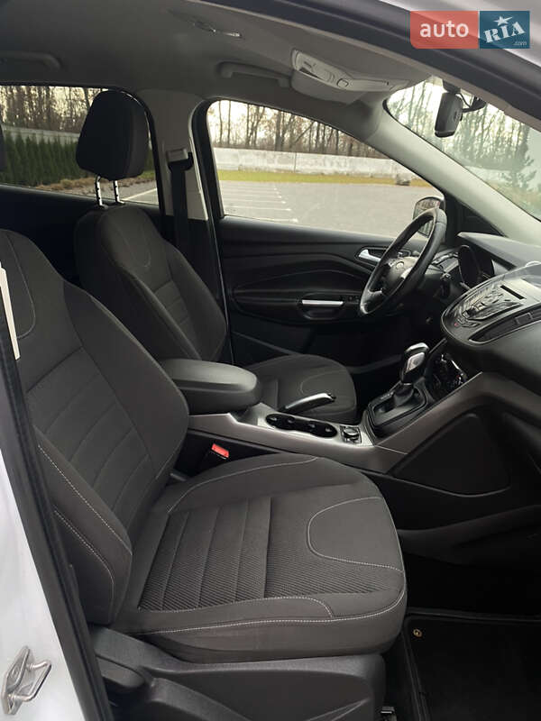 Позашляховик / Кросовер Ford Kuga 2013 в Луцьку