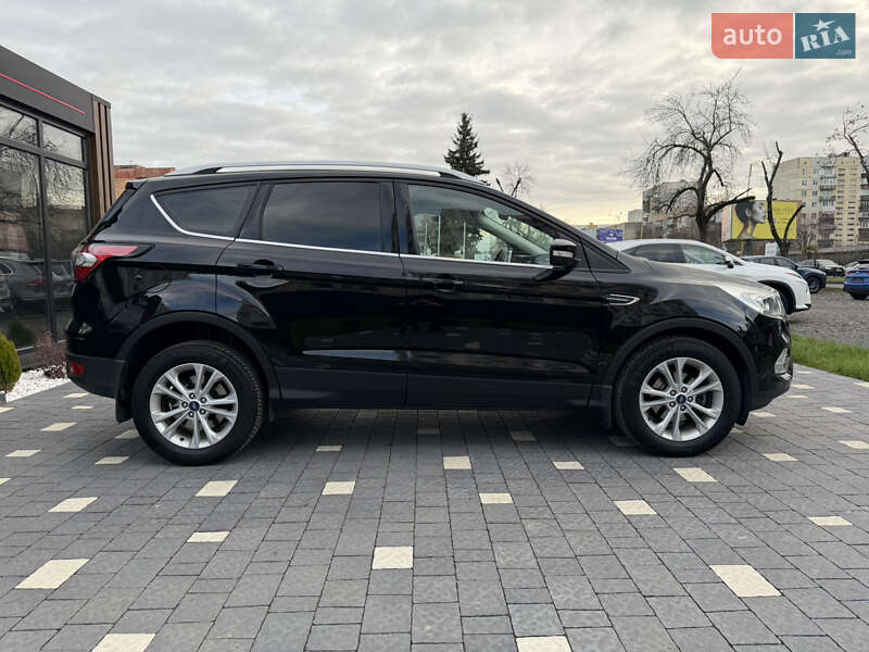 Позашляховик / Кросовер Ford Kuga 2019 в Ужгороді