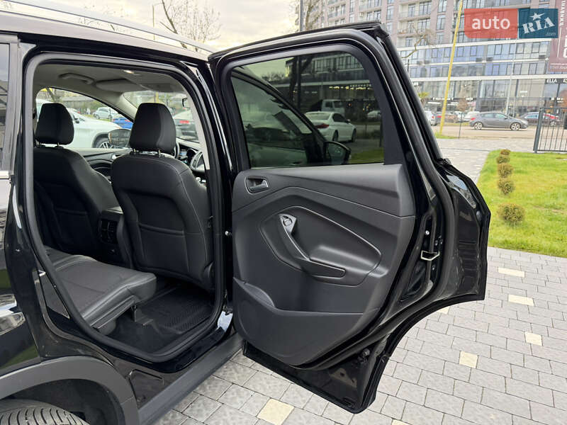 Позашляховик / Кросовер Ford Kuga 2019 в Ужгороді