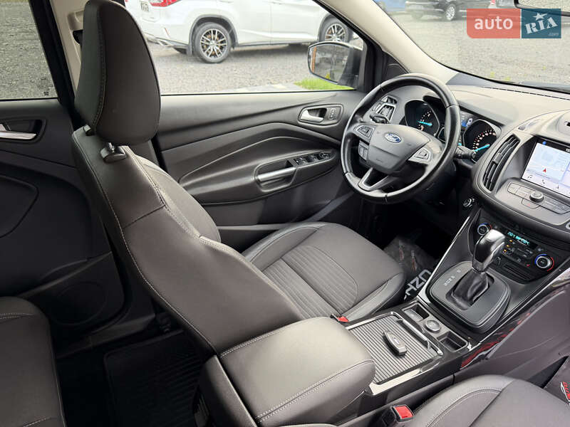 Позашляховик / Кросовер Ford Kuga 2019 в Ужгороді