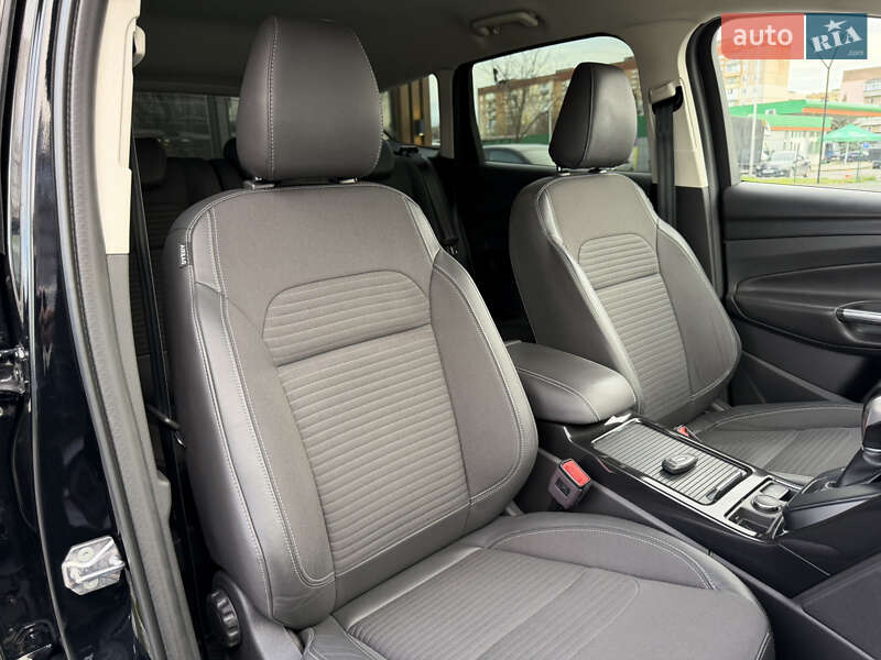 Позашляховик / Кросовер Ford Kuga 2019 в Ужгороді