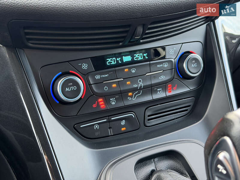 Позашляховик / Кросовер Ford Kuga 2019 в Ужгороді