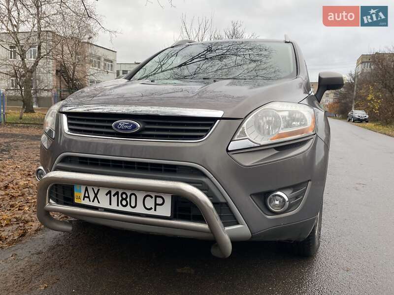 Внедорожник / Кроссовер Ford Kuga 2011 в Краснограде