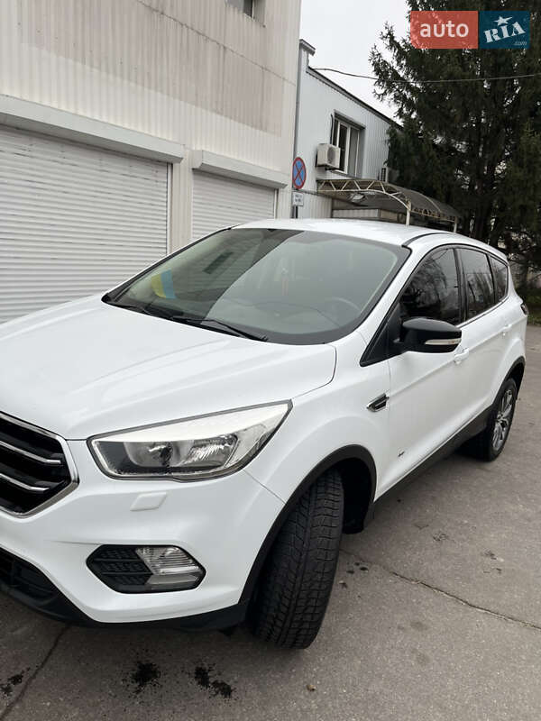 Внедорожник / Кроссовер Ford Kuga 2017 в Кременчуге фото 6 Внедорожник / Кроссовер Ford Kuga 2017 в Кременчуге