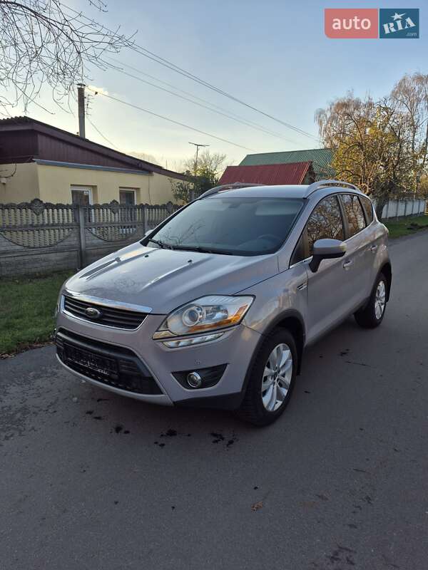 Позашляховик / Кросовер Ford Kuga 2013 в Києві